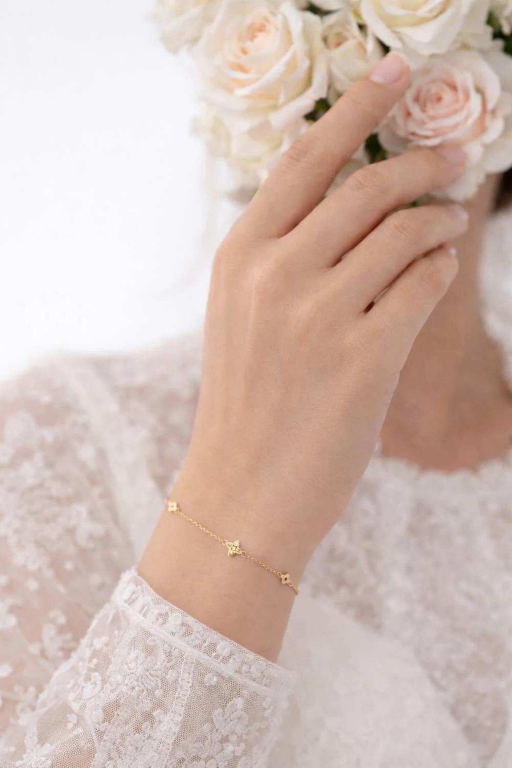 دستبند طرح گل